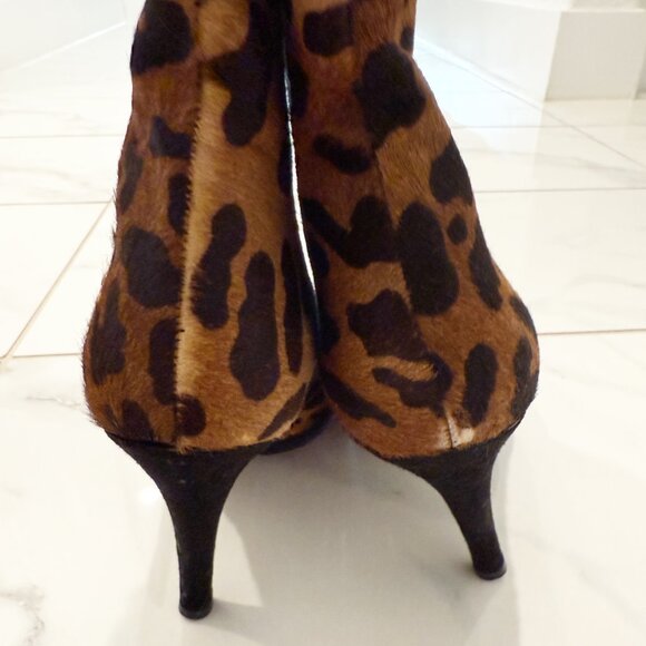 Stuart Weitzman Wren 8M boots Leopard Mob Wives Core City Cow Hide Fur - Picture 4 of 14